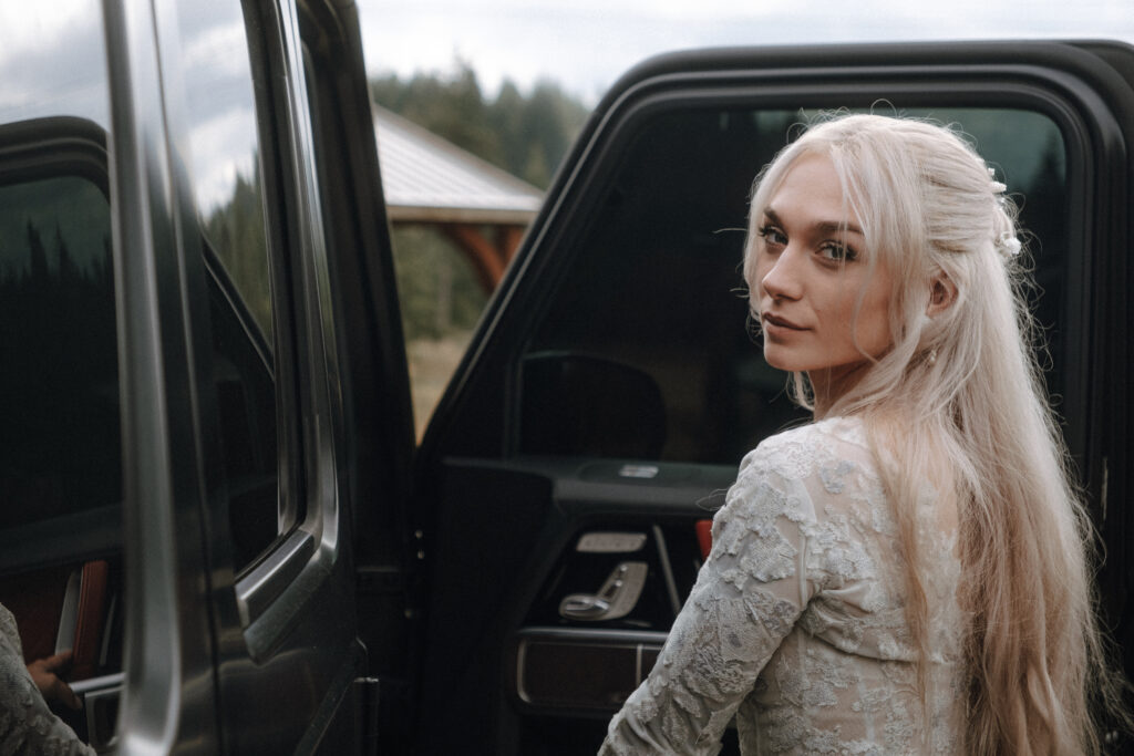 Cinematic and moody wedding photography of a couple at Villa Ragalie in Oregon, capturing romantic and timeless moments. Cinematic and Documentary style wedding photography