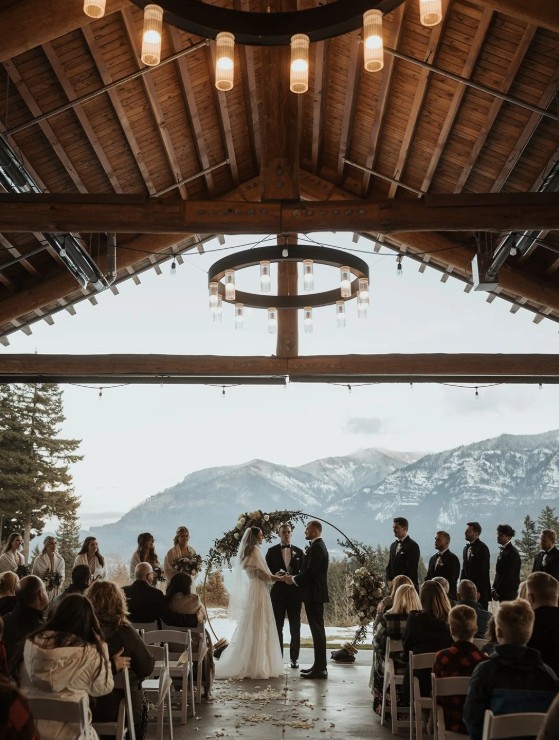 Wedding ceremony overlooking Columbia Gorge at Skamania Lodge