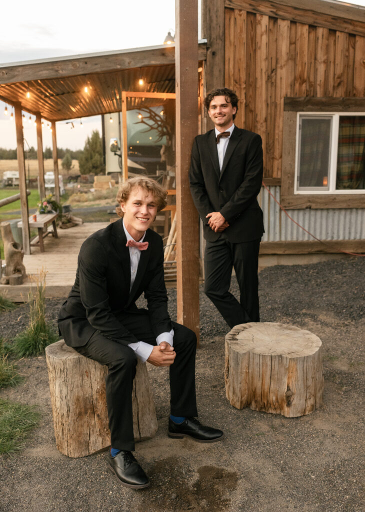 groomsmen group photo ideas bend oregon wedding photography