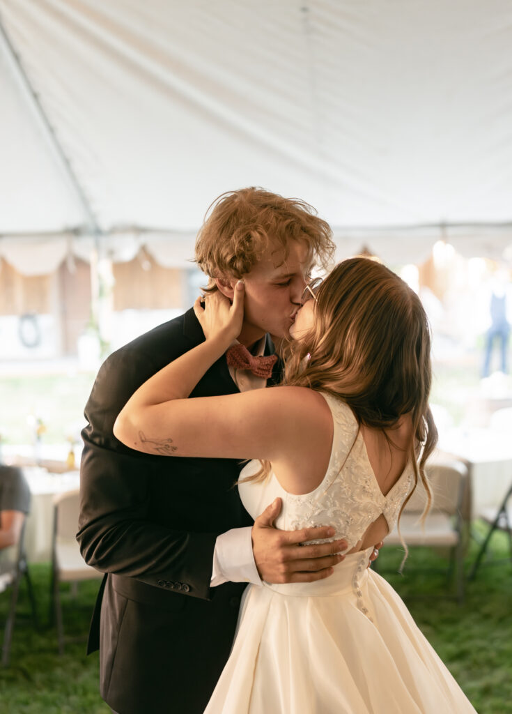 wedding reception first dance bend oregon wedding photography