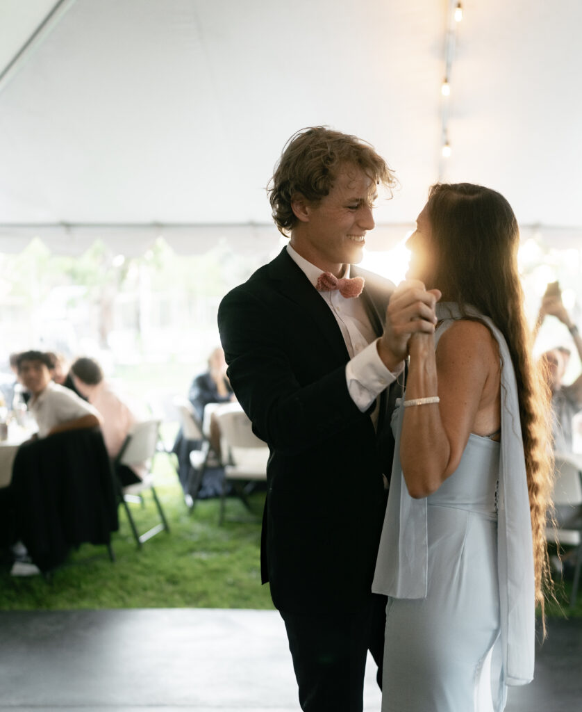 wedding reception first dance bend oregon wedding photography