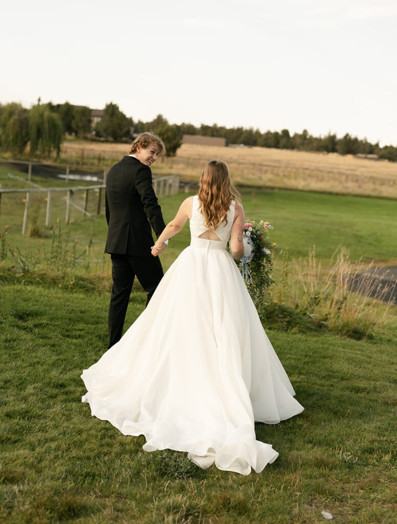 bride and groom couple photos in bend oregon