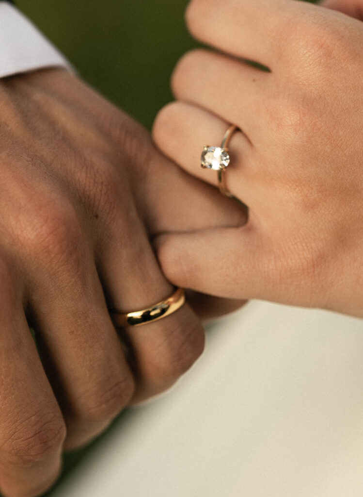 couple photos wedding bend oregon private vows and kissing wedding photography