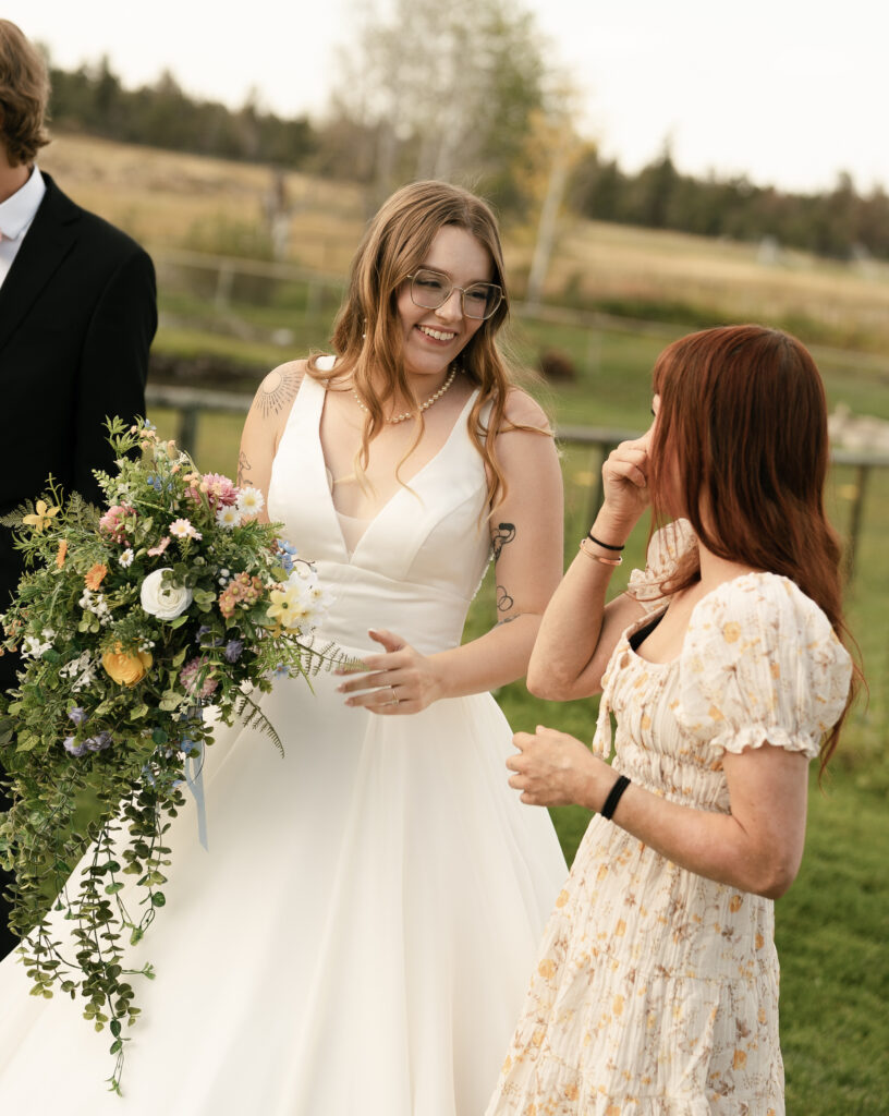 bend oregon group wedding photos