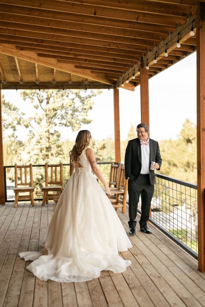 first look with father bend oregon weddings
