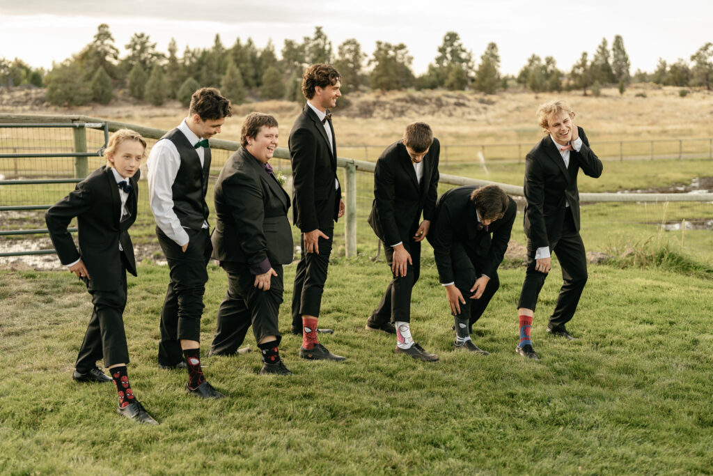 bend oregon group wedding photos