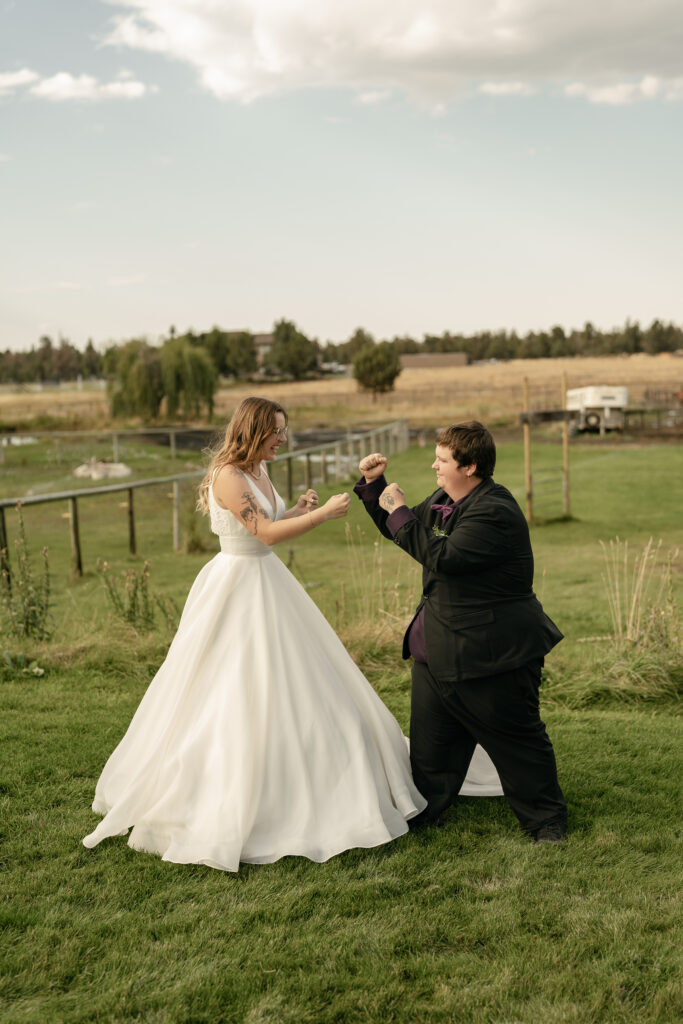 bend oregon group wedding photos